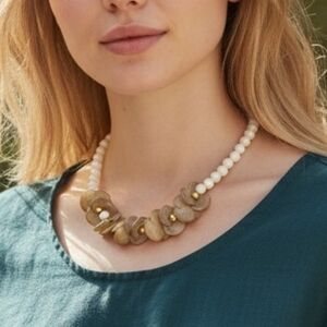 *RARE BOOK PIECE* Napier Moonglow Lucite Frosted Flower Choker Necklace